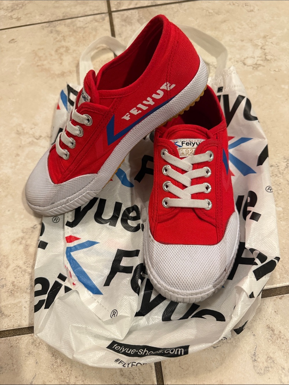 Feiyue Red and White Kids Canvas Sneakers Size 2 - Picture 2 of 8